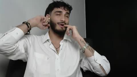 Snapshot of lovexjuxn77 chatting on February 23, 2026, 7:22 pm lovexjuxn77 online show from February 23, 2026, 7:22 pm