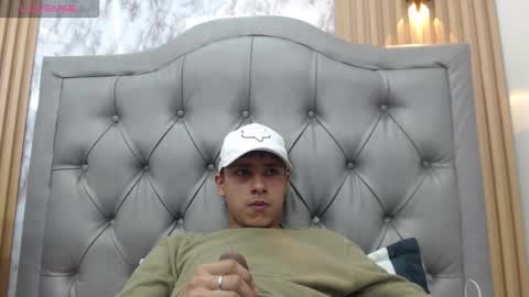 Snapshot of lucas_rivass chatting on February 12, 2026, 11:22 pm LUCAS RIVAS online show from February 12, 2026, 11:22 pm