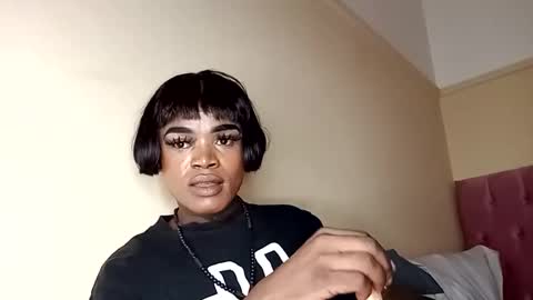 Snapshot of lucile_carrie chatting on October 30, 2025, 7:54 am Lucile Carrie online show from October 30, 2025, 7:54 am