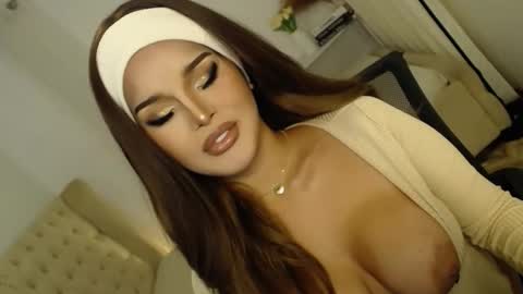 Snapshot of lucy_heartfiliaxxx chatting on December 2, 2025, 11:26 am MONA online show from December 2, 2025, 11:26 am