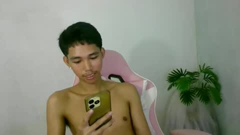 Snapshot of lui_the_fucker chatting on December 15, 2025, 5:44 am lui_the_fucker online show from December 15, 2025, 5:44 am