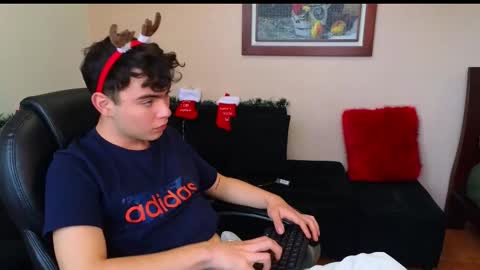 Snapshot of lukeboyce chatting on November 9, 2025, 9:13 pm lukeboyce online show from November 9, 2025, 9:13 pm