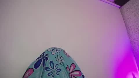 Snapshot of luly_blue chatting on January 17, 2026, 4:06 am Luly online show from January 17, 2026, 4:06 am