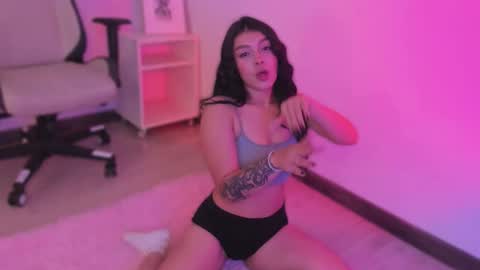 lummii_ online show from February 8, 2026, 3:26 pm