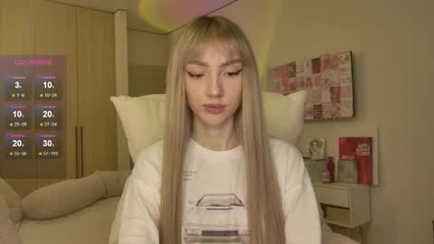 Luna online show from February 23, 2026, 7:33 pm