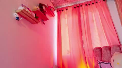 Snapshot of lunaira_deep chatting on October 24, 2025, 8:16 pm Scarleet online show from October 24, 2025, 8:16 pm