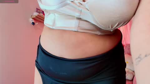 Snapshot of lunaira_deep chatting on October 30, 2025, 7:14 pm Scarleet online show from October 30, 2025, 7:14 pm