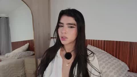 Snapshot of lunarousse_ chatting on February 4, 2026, 9:42 pm Luna Rousse online show from February 4, 2026, 9:42 pm