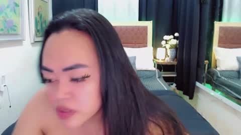 Trina online show from December 26, 2024, 11:54 am