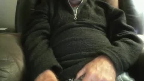 Snapshot of luv269er chatting on December 14, 2025, 5:35 am luv269er online show from December 14, 2025, 5:35 am