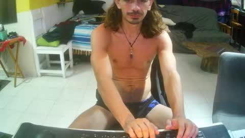 Snapshot of lux_uri chatting on September 30, 2025, 2:27 am James online show from September 30, 2025, 2:27 am