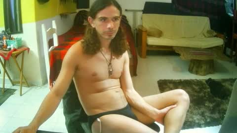 Snapshot of lux_uri chatting on November 8, 2025, 11:25 pm James online show from November 8, 2025, 11:25 pm