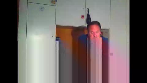 Snapshot of luxx72boy chatting on February 28, 2026, 9:21 am luxx72boy online show from February 28, 2026, 9:21 am