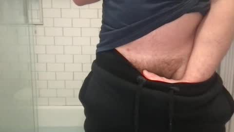 lvguynextdoor440656 online show from February 19, 2026, 7:43 pm