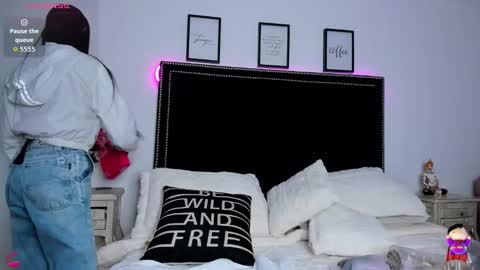 Snapshot of lya_brown chatting on February 4, 2026, 12:44 pm lya_brown online show from February 4, 2026, 12:44 pm