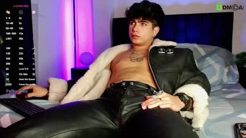 Lyle Bennett Freelance Model online show from February 6, 2026, 1:25 pm