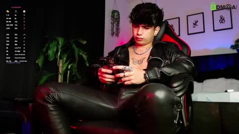 Lyle Bennett Freelance Model online show from February 9, 2026, 12:20 pm