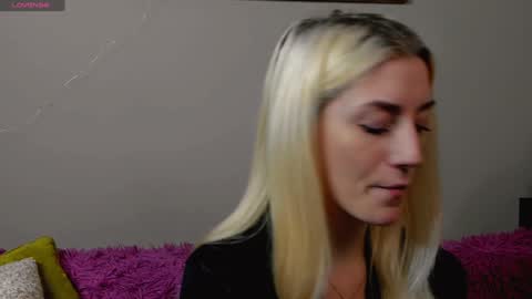 Snapshot of lynngarney chatting on December 24, 2024, 8:44 am Lika online show from December 24, 2024, 8:44 am