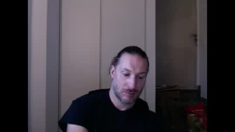 Snapshot of m4rduk81 chatting on January 3, 2025, 7:06 am m4rduk online show from January 3, 2025, 7:06 am