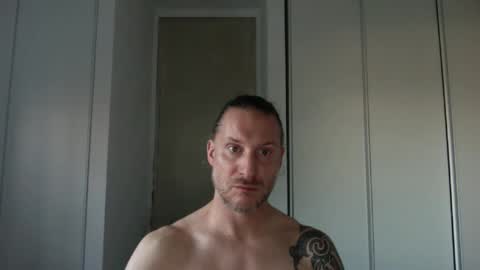 Snapshot of m4rduk81 chatting on November 18, 2025, 2:32 pm m4rduk online show from November 18, 2025, 2:32 pm