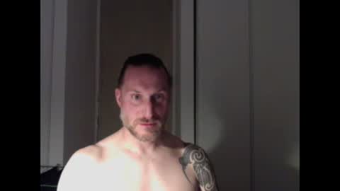 Snapshot of m4rduk81 chatting on December 15, 2025, 6:12 pm m4rduk online show from December 15, 2025, 6:12 pm