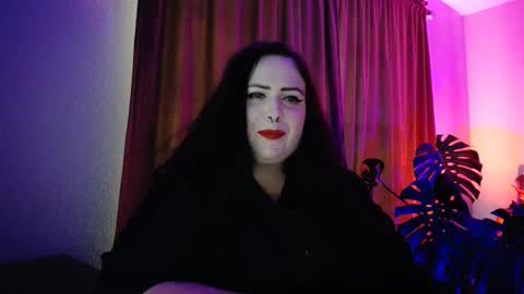 Snapshot of madaboutfeet666 chatting on December 20, 2024, 5:40 pm Miss Morticia online show from December 20, 2024, 5:40 pm