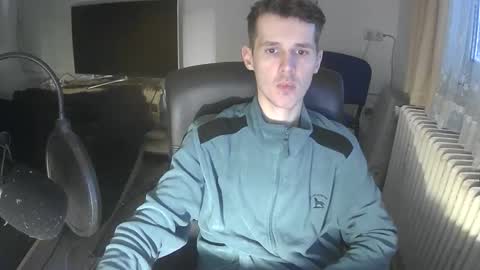 Snapshot of madnessss1215 chatting on February 20, 2026, 9:21 am madnessss1215 online show from February 20, 2026, 9:21 am