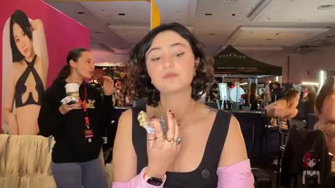 Meaves online show from February 7, 2026, 2:15 am