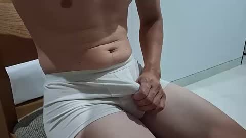 Snapshot of magicstick3003 chatting on November 28, 2025, 5:32 am Eli online show from November 28, 2025, 5:32 am