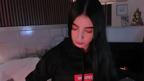 Snapshot of magieethomsonn chatting on February 27, 2026, 12:05 pm Magiee online show from February 27, 2026, 12:05 pm