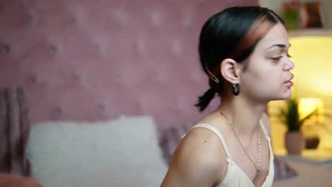  Maia  online show from February 15, 2026, 7:54 pm