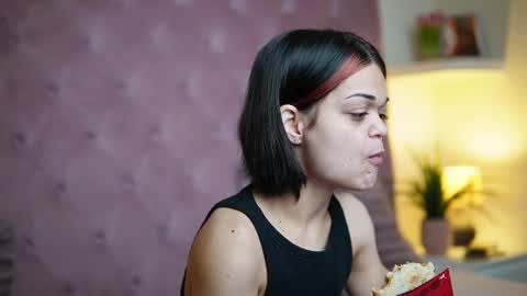  Maia  online show from February 24, 2026, 11:36 pm