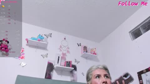 mailyn bakerrr  online show from February 3, 2026, 2:53 am