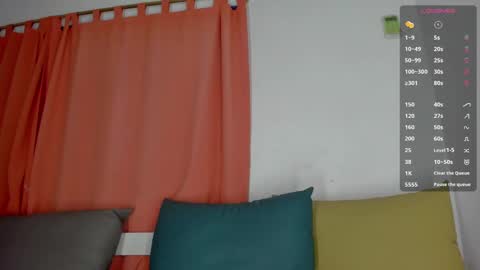 Snapshot of maison_sofiaa chatting on January 27, 2025, 5:25 am online show from January 27, 2025, 5:25 am