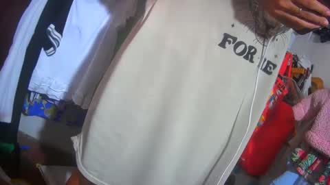 Snapshot of maite2020 chatting on December 14, 2024, 2:21 pm maite2020 online show from December 14, 2024, 2:21 pm