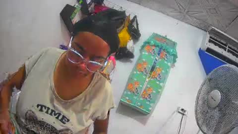 Snapshot of maite2020 chatting on December 25, 2024, 5:47 pm maite2020 online show from December 25, 2024, 5:47 pm