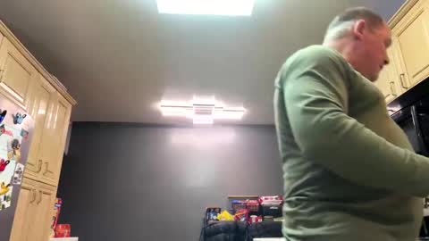 makeyousquirt1969 online show from March 1, 2026, 7:10 am