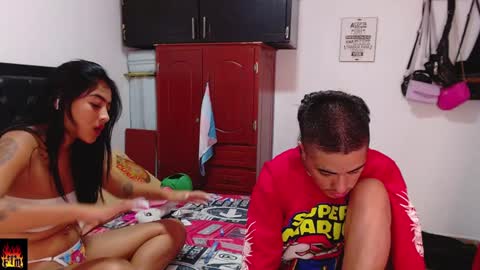 Snapshot of marianaa_gutierrez chatting on December 15, 2024, 1:35 am Mariana Gutierrez online show from December 15, 2024, 1:35 am