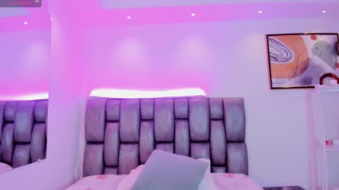 Snapshot of martina_mancinii chatting on September 11, 2025, 12:16 pm Martina online show from September 11, 2025, 12:16 pm