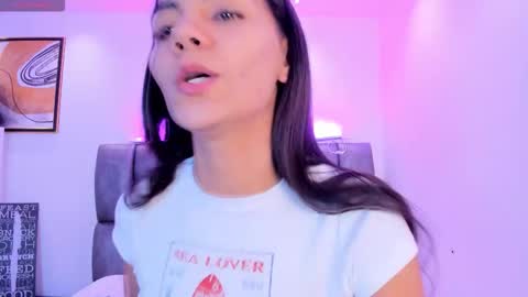 Snapshot of martina_mancinii chatting on October 24, 2025, 12:45 pm Martina online show from October 24, 2025, 12:45 pm