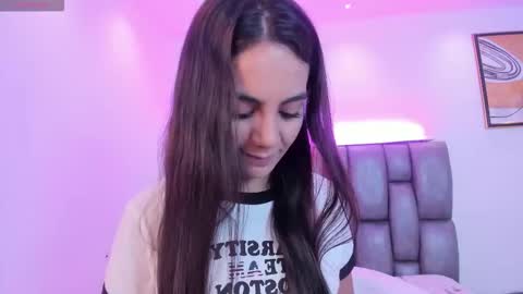 Snapshot of martina_mancinii chatting on December 20, 2025, 12:01 pm Martina online show from December 20, 2025, 12:01 pm