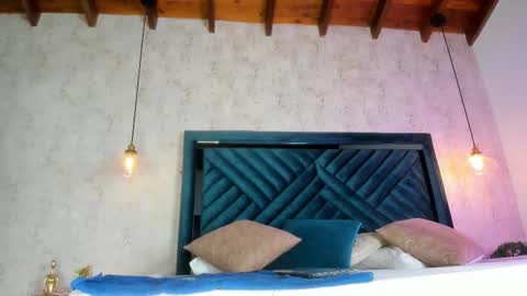 Snapshot of marttina_ruiz chatting on February 19, 2026, 7:43 pm Martina online show from February 19, 2026, 7:43 pm