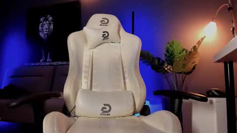 Snapshot of matt_thestud chatting on February 12, 2026, 7:14 am Matt online show from February 12, 2026, 7:14 am