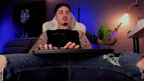 Snapshot of matt_thestud chatting on February 17, 2026, 7:38 am Matt online show from February 17, 2026, 7:38 am