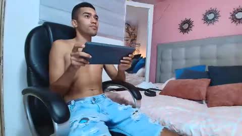 MAURICIO online show from February 28, 2026, 2:45 am