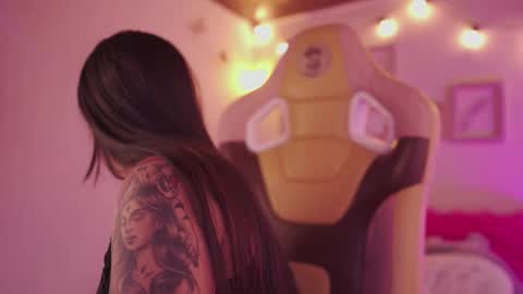 Snapshot of mavy_ chatting on February 5, 2026, 6:45 pm MAVY online show from February 5, 2026, 6:45 pm