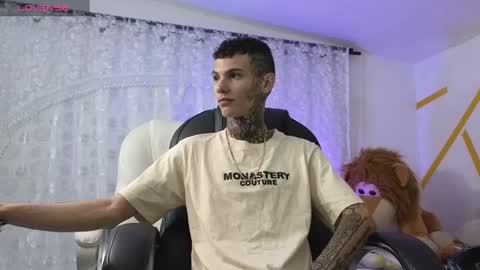 Snapshot of maxandalyn_ chatting on January 20, 2025, 7:57 pm Max Dalyn online show from January 20, 2025, 7:57 pm