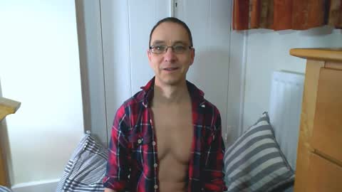 Max Davies online show from February 16, 2026, 10:33 am