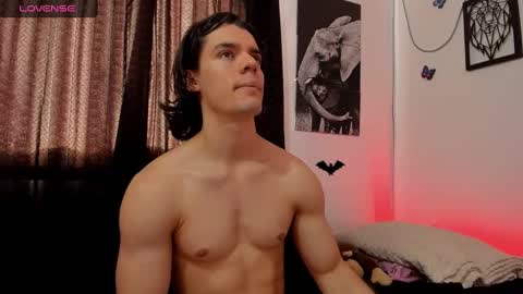 Snapshot of maxi_styles chatting on December 3, 2024, 6:49 pm Alex online show from December 3, 2024, 6:49 pm