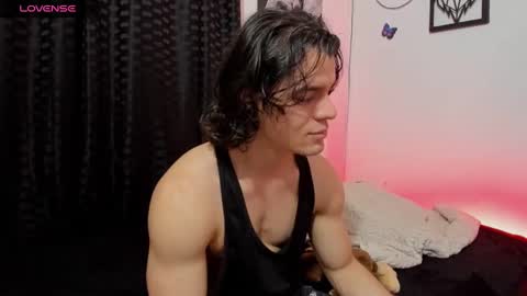 Snapshot of maxi_styles chatting on December 3, 2024, 11:13 pm Alex online show from December 3, 2024, 11:13 pm